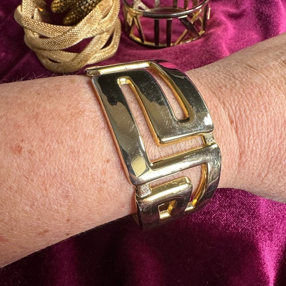 5/$25 will bundle Gold Tone Cuff Bracelet Quad - Picture 4 of 9